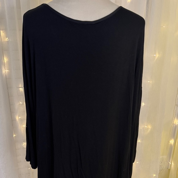 CJ Banks Black and White Floral Tunic - Picture 4 of 5